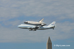 Space Shuttle Discovery Landing At Washington DC