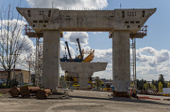 Angle Lake Extension Construction: Columns