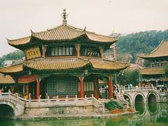 Kunming, Yuantong Temple, octogonal pavilion