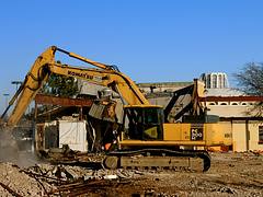 Komatsu at Work -- Demo of an Outlot
