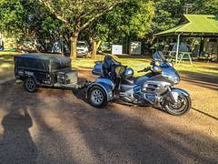 Trike camper trailer