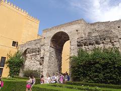 Real Alcázar - Seville - Patio de la Monteria - triple arch