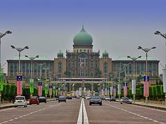 Perdana Putra Perdana Putra