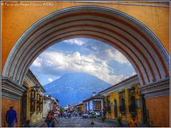 Bajo el arco (HDR)