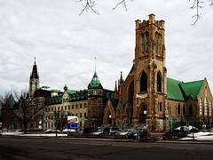 Montréal, mars 2009. Ave. Sainte-Croix / Ville Saint-Laurent.