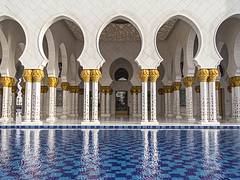Sheikh Zayed Grand Mosque: Colonade and Reflecting Pool