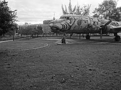 ( black and white running path pic a2) Parque La Carolina, Quito