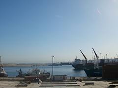 110107 Port of Algiers longshoremen strike over contract dispute 02 | إضراب عمال الشحن بميناء الجزائر بسبب نزاع حول اتفاق مع إدارة الميناء | Les dockers du port d'Alger en grève à propos d'un litige contractuel